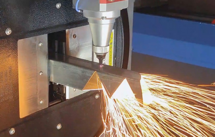 激光模切機(jī)設(shè)備交付周期與項(xiàng)目管理經(jīng)驗(yàn)